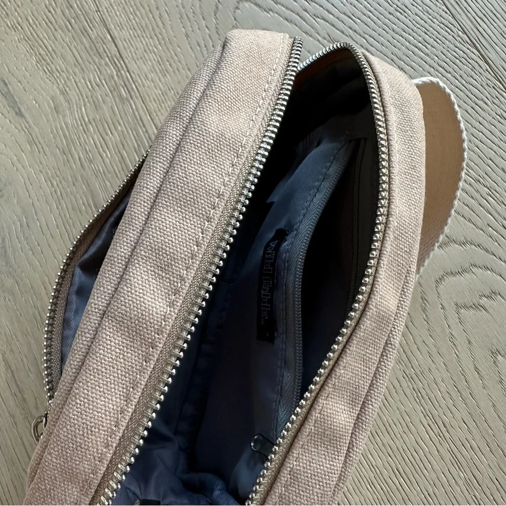 🆕 Nude Tan Fanny Pack, Bum Bag, Crossbody with Cream Strap - Picture 3 of 11